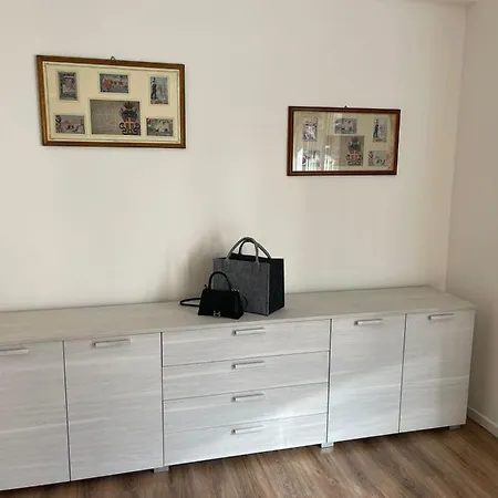 Town Flat - Free Parking 아파트 라팔로